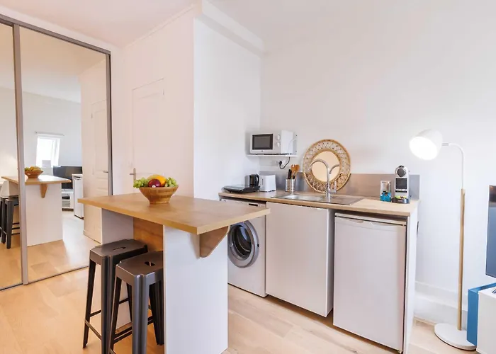 Charming - 9eme Arrd 2p - Grands Boulevards Apartment *